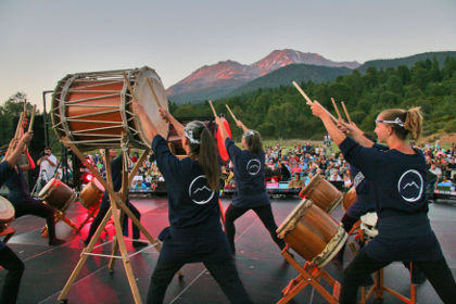 shasta-taiko-at-sunset-by-bob-hsiang