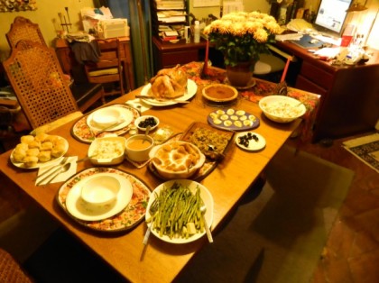 thanksgiving dinner table
