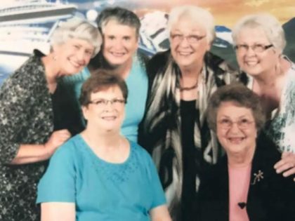 Karen - top row, third from the left - joiined her Monday Craft Group for a recent cruise. 